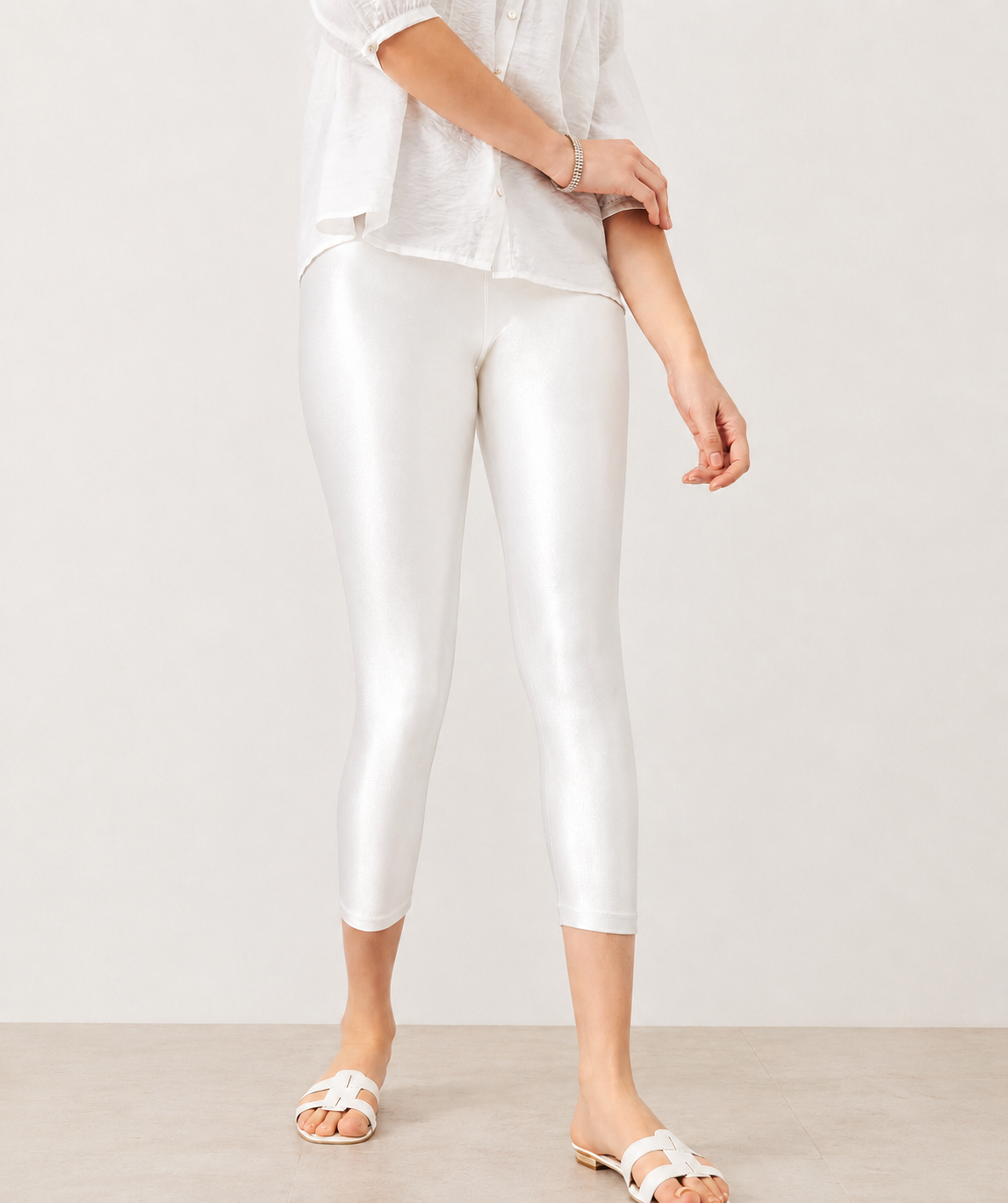 Women’s White Shimmer Capri Leggings