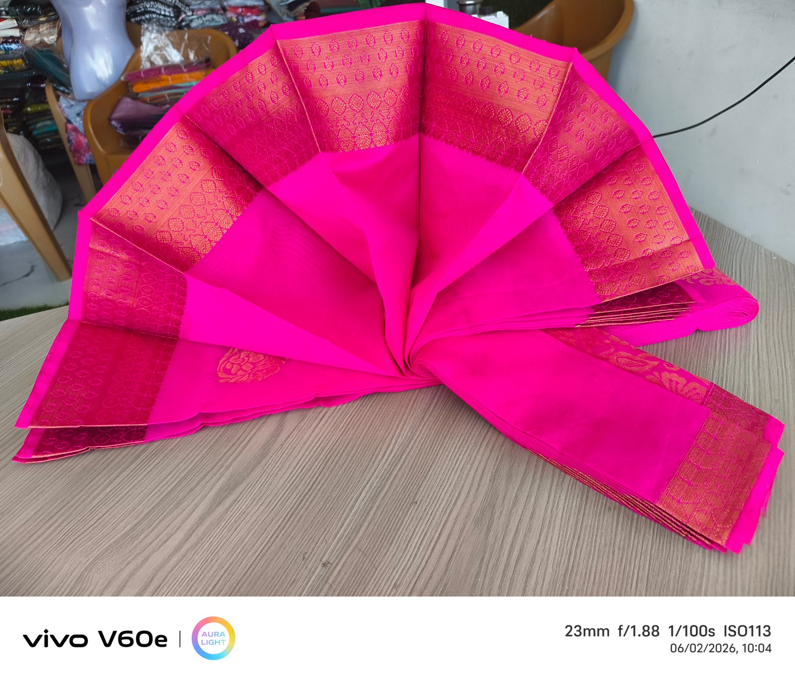 chsia Pink Floral Motif Jacquard Saree